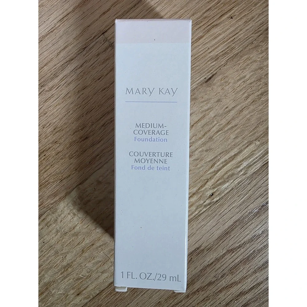 Mary Kay Medium Coverage Foundation Ivory 105 - Gray Cap # 303600 NIB